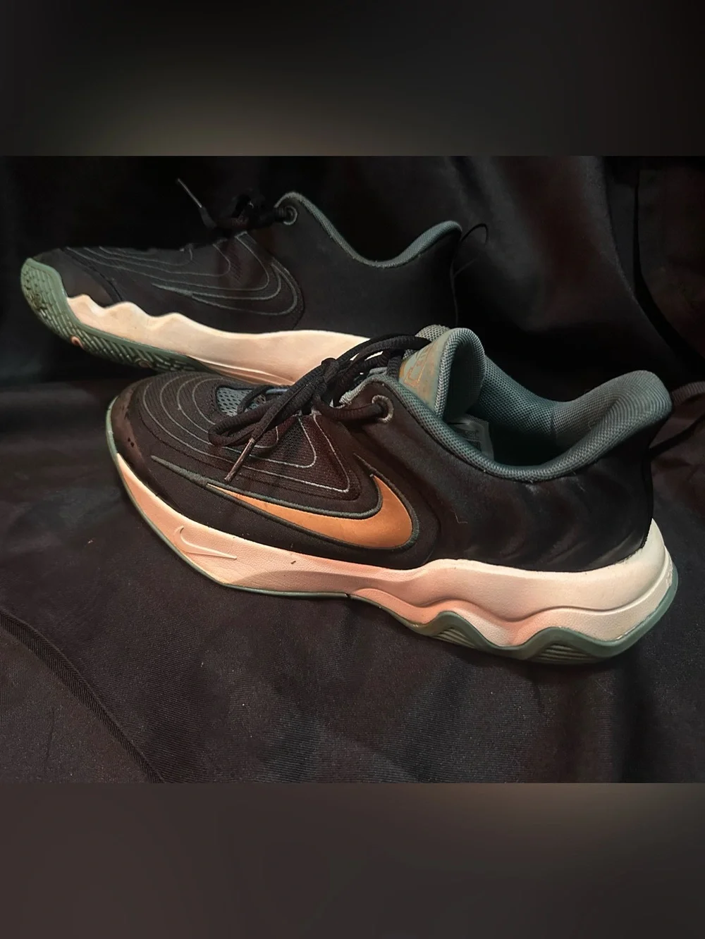 Nike Giannis Immortality Lace-Up Sneakers Black/White/Green/Gold Youth 6.5